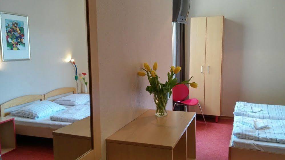 Acama Hotel & Hostel Schoeneberg Берлин Екстериор снимка